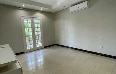 Imagem: O apartamento possui 4 Dormitórios, 5 Banheiros, 3 Vagas na