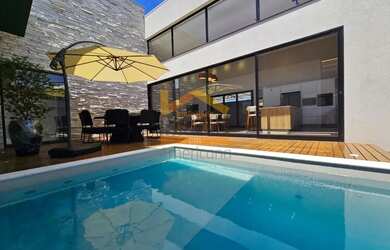 Imagem: A casa em condomínio possui 3 Dormitórios, 4 Banheiros, 4