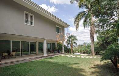 Imagem: A casa em condomínio possui 4 Dormitórios, 5 Banheiros, 4