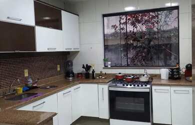 Imagem 4: Imóvel para aluguel possui 229 metros quadrados com 4 quartos em Pitangueiras...