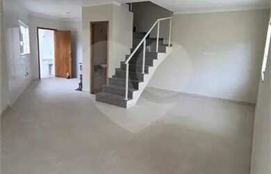 Imagem: A casa possui 3 Dormitórios, 3 Banheiros, 3 Vagas na garagem