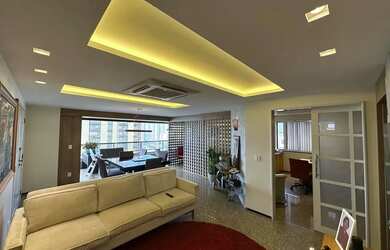 Imagem: O apartamento possui 3 Dormitórios, 5 Banheiros, 3 Vagas na