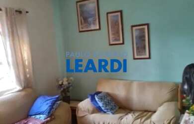 Imagem: A casa possui 3 Dormitórios, 2 Banheiros, 1 Vaga na garagem