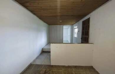 Imagem 2: Casa Terrea com 1 quarto, entrada individual no Jardim Carmela - Campo...