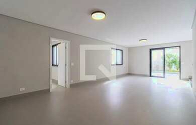 Imagem: A casa possui 4 Dormitórios, 4 Banheiros, 4 Vagas na garagem