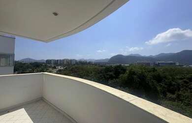 Imagem: O apartamento possui 2 Dormitórios, 2 Banheiros, 2 Vagas na