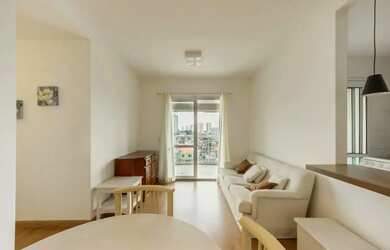 Imagem: O apartamento possui 2 Dormitórios, 1 Banheiro, 1 Vaga na garagem