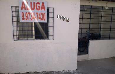 Imagem 1: Alugo casas na Vila Mário Gouveia em Prazeres em frente ao viaduto novo...