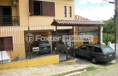 Imagem: A casa possui 4 Dormitórios, 5 Banheiros, 5 Vagas na garagem