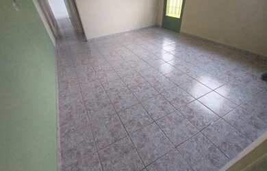 Imagem: A casa possui 2 Dormitórios, 1 Banheiro, 1 Vaga na garagem