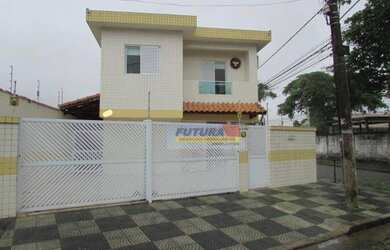 Imagem: A casa possui 3 Dormitórios, 3 Banheiros, 3 Vagas na garagem