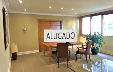 Imagem: O depósito possui 5 Vagas na garagem, 240m² de Área e está