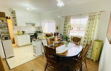 Imagem: O apartamento possui 3 Dormitórios, 1 Banheiro, 1 Vaga na garagem