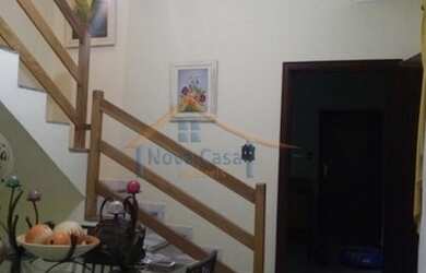 Imagem: A casa possui 2 Dormitórios, 2 Banheiros, 2 Vagas na garagem