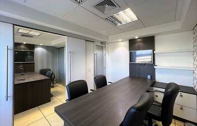 Imagem: O depósito possui 2 Vagas na garagem, 59m² de Área e está