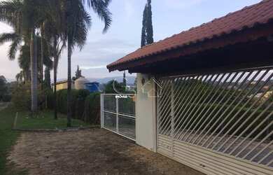 Imagem 1: Linda casa,4 suítes,Ampla área de lazer piscina, churrasqueira, forno a lenha, campo de fu