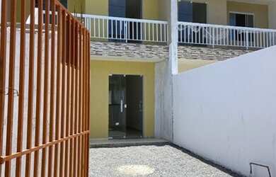 Imagem: A casa possui 2 Dormitórios, 2 Banheiros, 1 Vaga na garagem