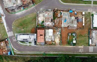 Imagem: O terreno possui 128m² de Área e está localizado em Santa