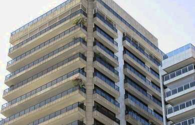 Imagem: O apartamento possui 4 Dormitórios, 1 Banheiro, 4 Vagas na