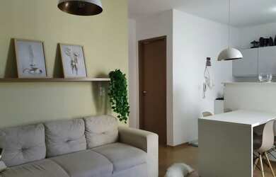 Imagem: O apartamento possui 2 Dormitórios, 1 Banheiro, 1 Vaga na garagem