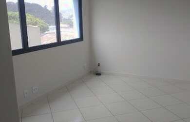 Imagem: O depósito possui 1 Vaga na garagem, 60m² de Área e está