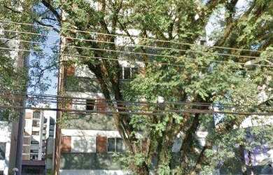 Imagem: O apartamento possui 3 Dormitórios, 1 Banheiro, 1 Vaga na garagem