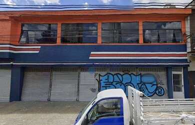 Imagem: O depósito para alugar possui 5 Vagas na garagem e 20m² de