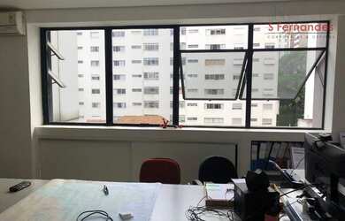 Imagem: O depósito possui 2 Vagas na garagem, 75m² de Área e está