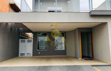 Imagem: A casa em condomínio possui 3 Dormitórios, 2 Banheiros, 2