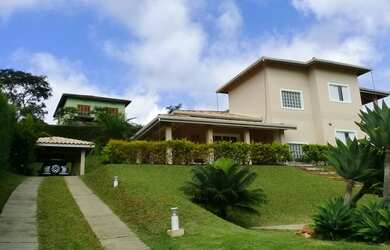 Imagem: A casa em condomínio possui 3 Dormitórios, 4 Banheiros, 1