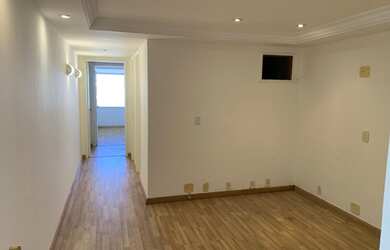 Imagem: O depósito possui 1 Vaga na garagem, 56m² de Área e está