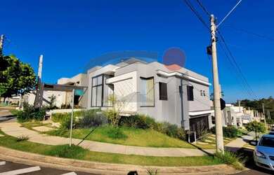 Imagem: A casa em condomínio possui 3 Dormitórios, 4 Banheiros, 2