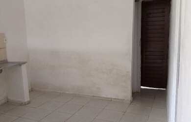 Imagem: A casa possui 2 Dormitórios, 1 Banheiro e está localizado