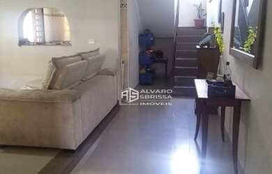 Imagem: A casa possui 3 Dormitórios, 3 Banheiros, 2 Vagas na garagem