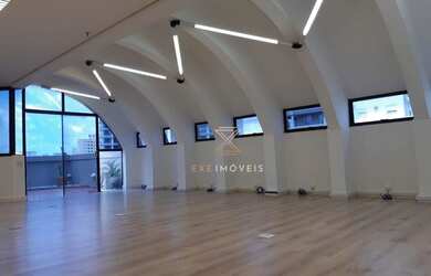 Imagem: O depósito possui 2 Vagas na garagem, 87m² de Área e está