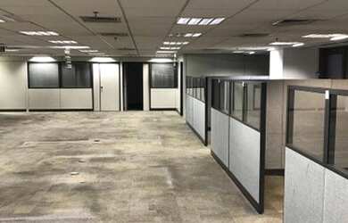 Imagem: O depósito possui 1 Vaga na garagem, 792m² de Área e está