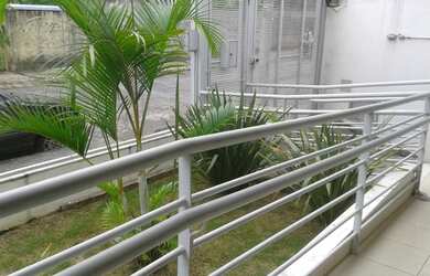 Imagem: O apartamento possui 3 Dormitórios, 1 Banheiro, 3 Vagas na