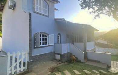 Imagem: A casa em condomínio possui 4 Dormitórios, 2 Banheiros, 5