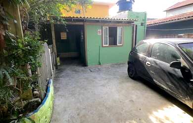 Imagem: A casa possui 2 Dormitórios, 1 Banheiro, 1 Vaga na garagem