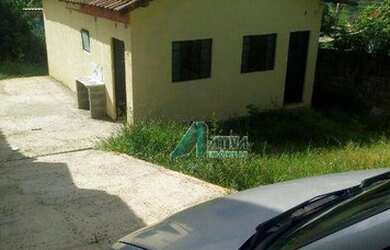 Imagem: A casa possui 2 Dormitórios, 1 Banheiro, 5 Vagas na garagem