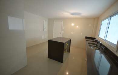 Imagem 3: CASA - BARRA DA TIJUCA - PRAIA - CONDOMINIO JARDIM MARAPENDI - ESPETACULAR - R$ 9.800.000