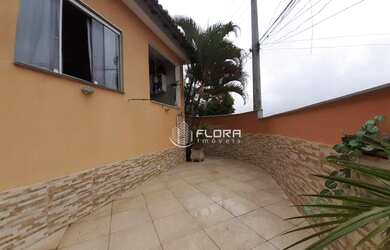 Imagem: A casa possui 2 Dormitórios, 2 Banheiros, 2 Vagas na garagem