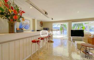 Imagem 6: Excelente mansão em condomínio de alto padrão com canal 100 navegável...