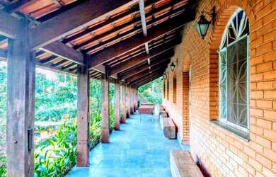 Imagem 2: 3 casas em área de 15.000 metros