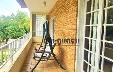 Imagem: A casa em condomínio para alugar possui 5 Dormitórios, 5 Banheiros