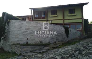 Imagem: A casa em condomínio possui 4 Dormitórios, 3 Banheiros, 2