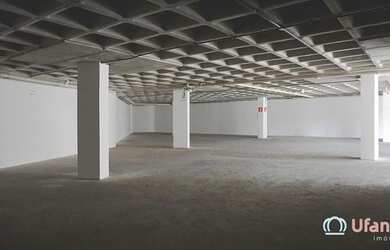 Imagem: O depósito possui 5 Vagas na garagem e 257m² de Área e está