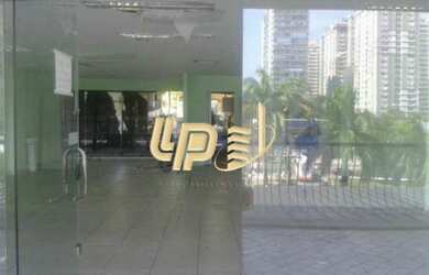 Imagem: O depósito possui 4 Vagas na garagem, 150m² de Área e está