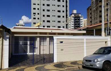 Imagem: A casa possui 2 Dormitórios, 2 Banheiros, 2 Vagas na garagem