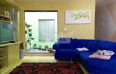 Imagem: A casa possui 4 Dormitórios, 4 Banheiros, 5 Vagas na garagem